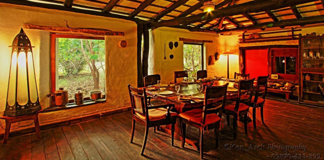 Monsoon Forest alojamiento Tāla Exterior foto